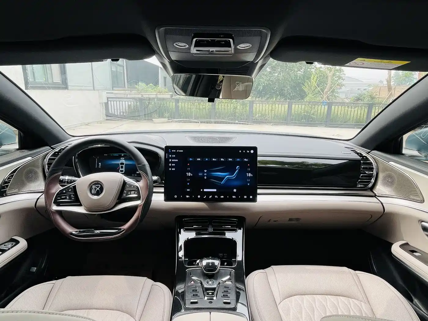 BYD Han 2024 DM-i Glory Edition 121KM Honor фото 4