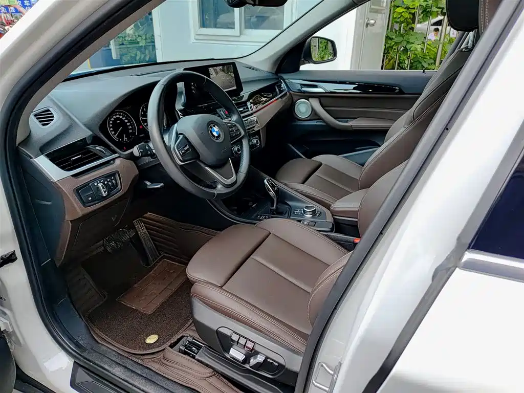 BMW X1 2022 sDrive20Li Fashion фото 7