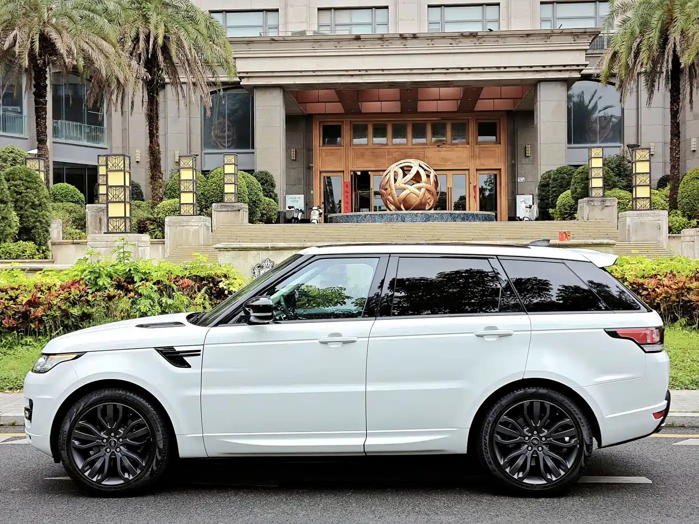 Land Rover Range Rover Sport 2017 3.0 SC V6 HSE фото 19