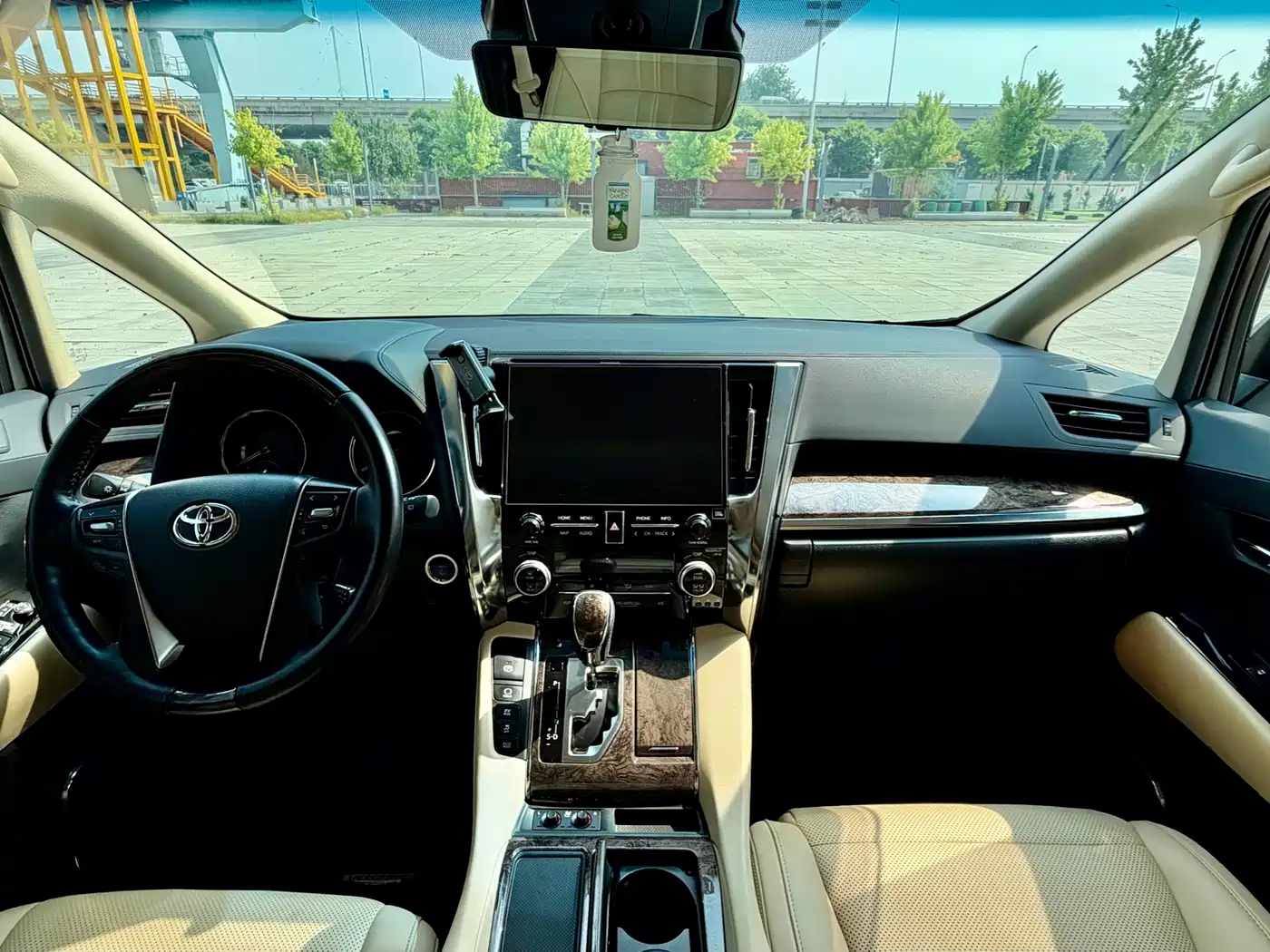 Toyota Vellfire 2021 Crown Hybrid 2.5L HV Premium Edition фото 9