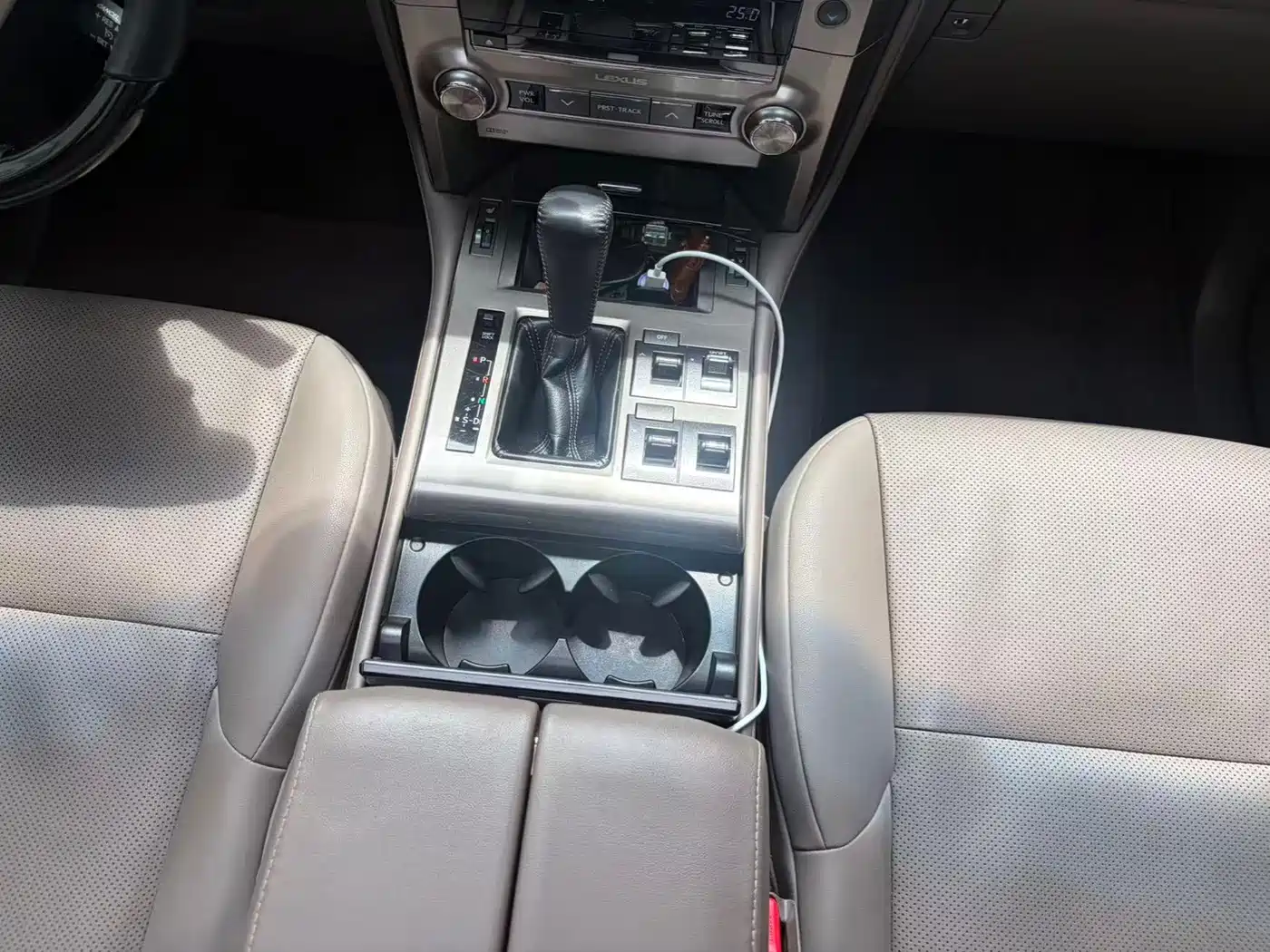 Фото 7 - Lexus GX