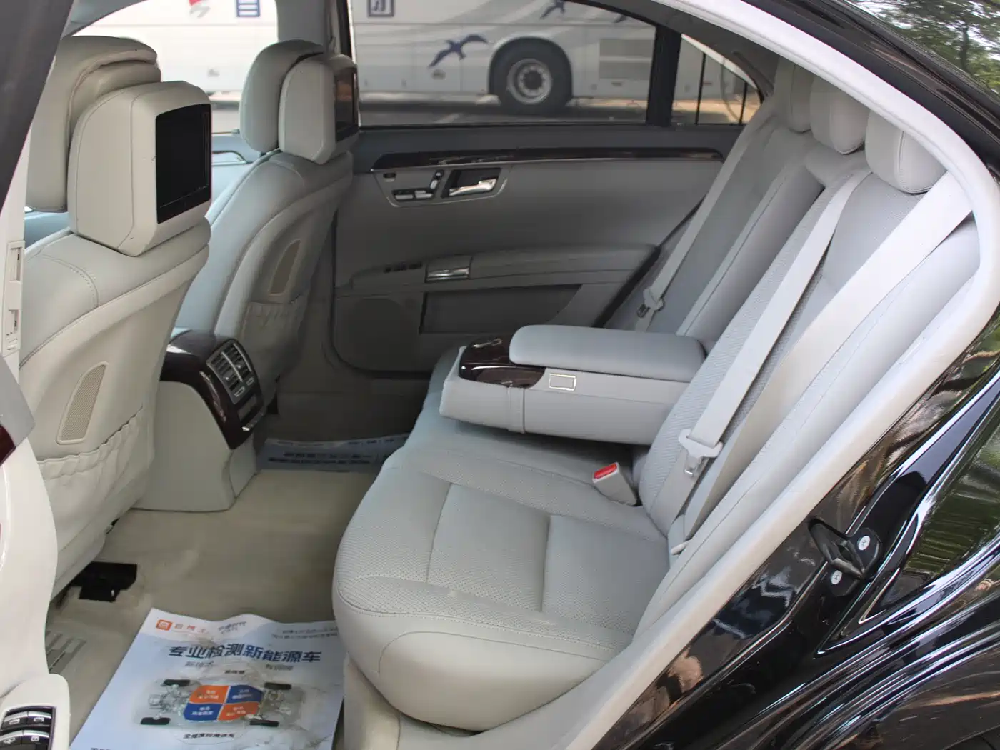 Mercedes-Benz S-Class 2010 S 350 L 4MATIC фото 18