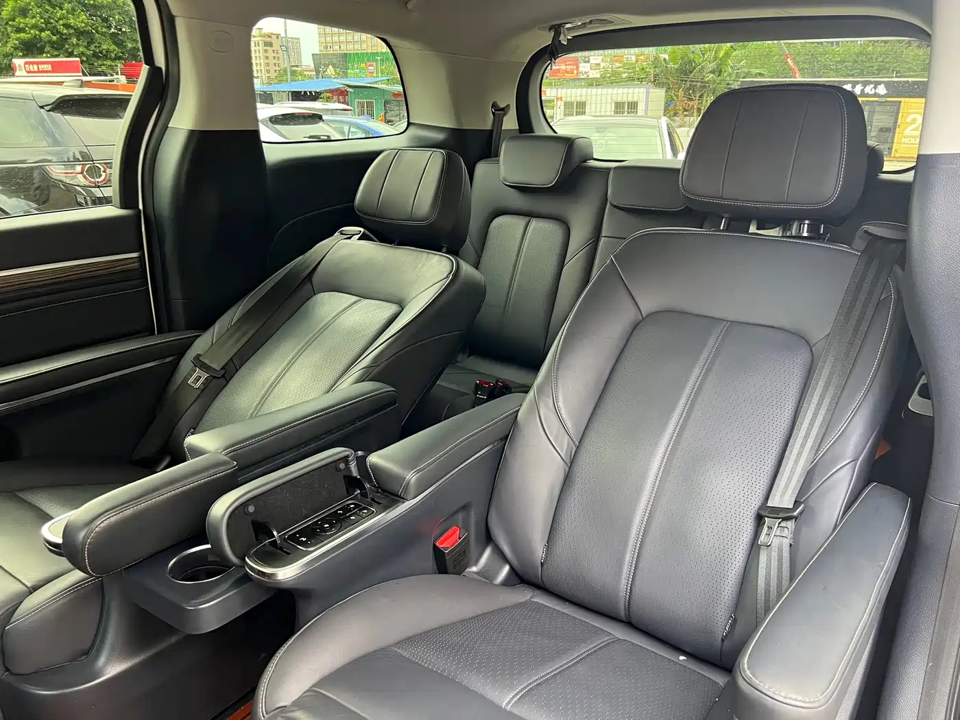 GAC Trumpchi Trumpchi M8 2021 Master Series 390T Noble Welfare Edition фото 11