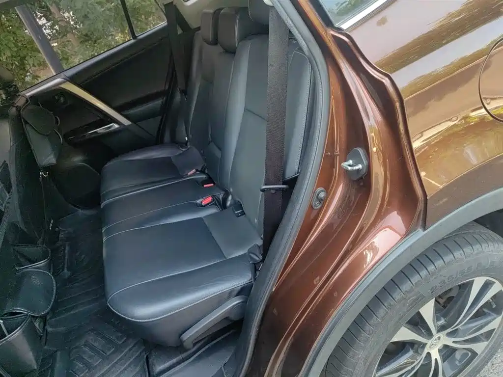 Toyota RAV4 Rongfang 2015 2.5L Automatic 4WD Elite Edition фото 15