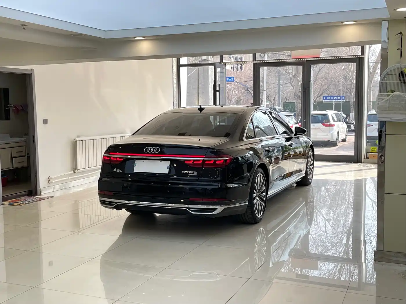 AUDI A8