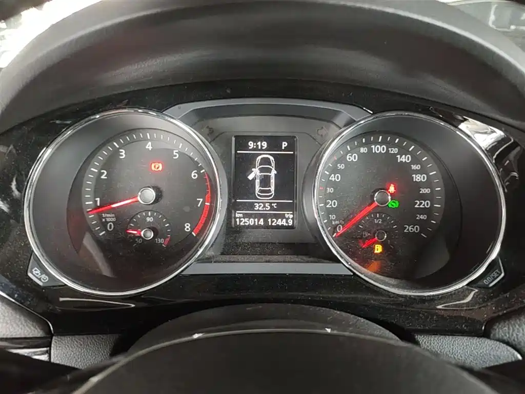 Volkswagen Sagitar 2018 180TSI DSG Premium Edition фото 12