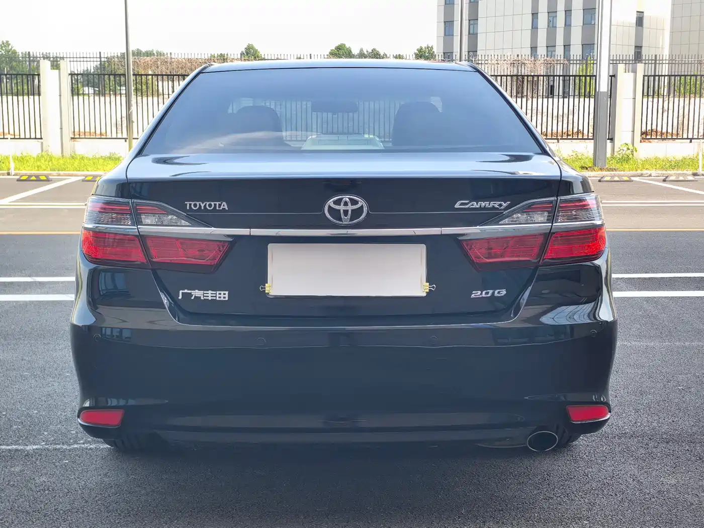 Toyota Camry 2015 2.0G Leading Edition фото 5
