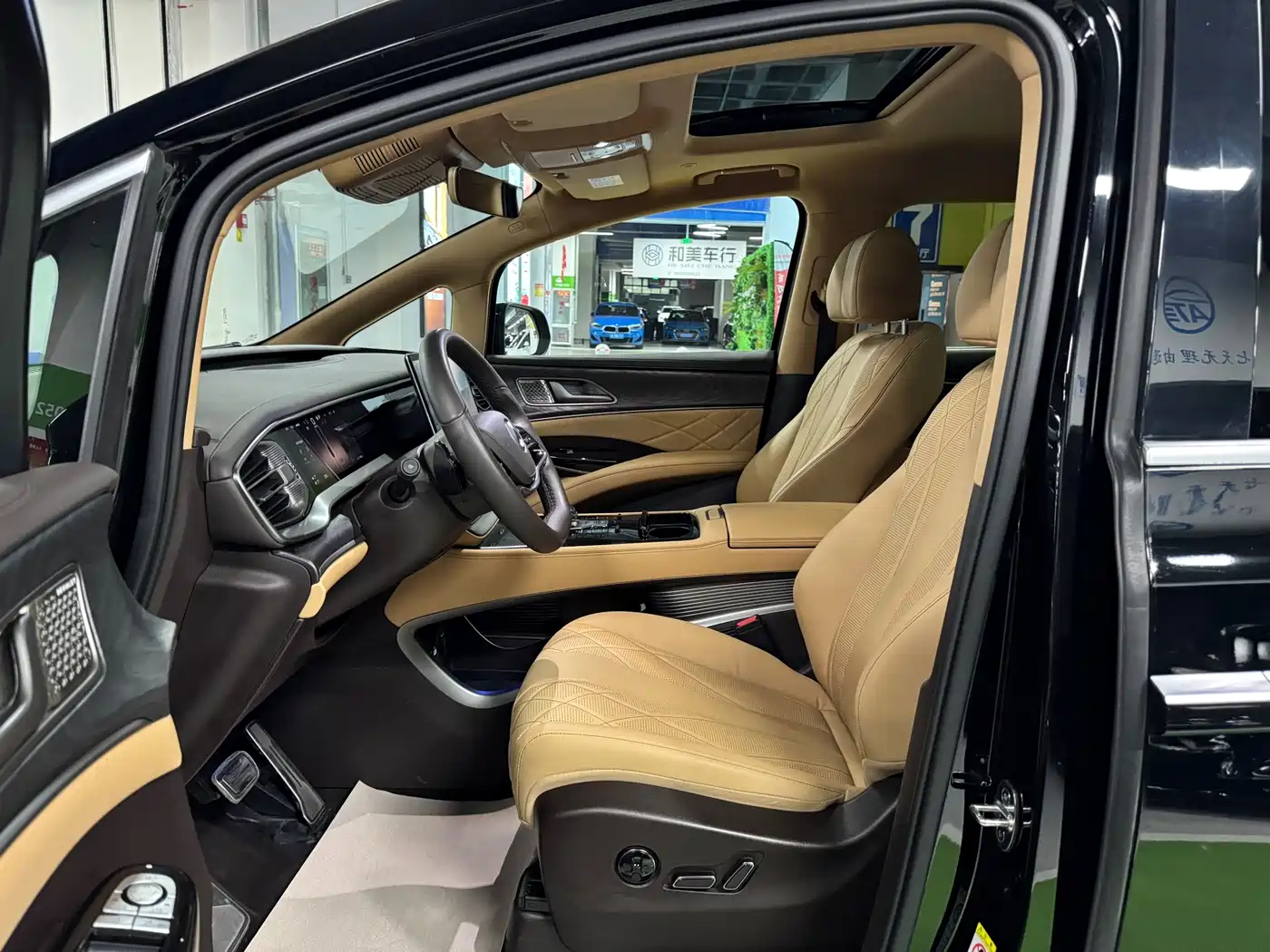 Denza D9 2025 DM-i Smart Drive Edition 1020 AWD Premium фото 17