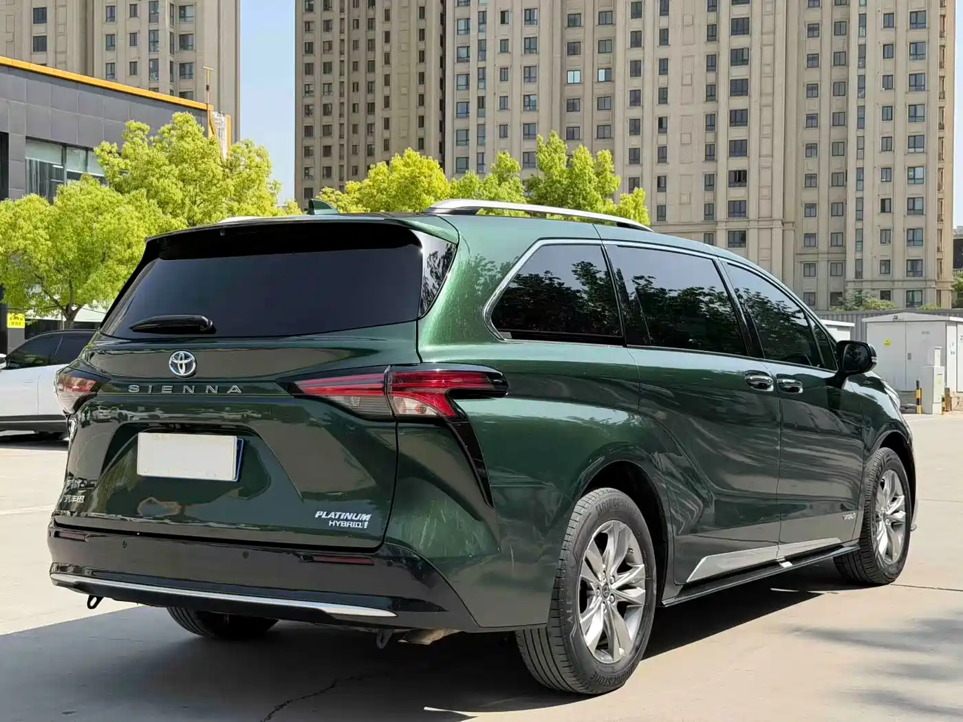 Toyota Sienna 2021 2.5L Hybrid Platinum Edition фото 7