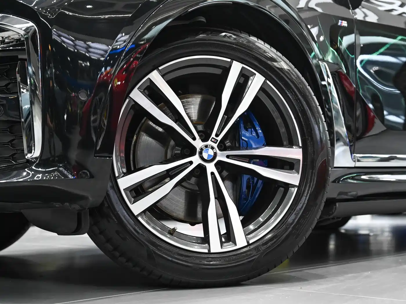 BMW X7 2022 xDrive40i Exclusive M Sport Package фото 22