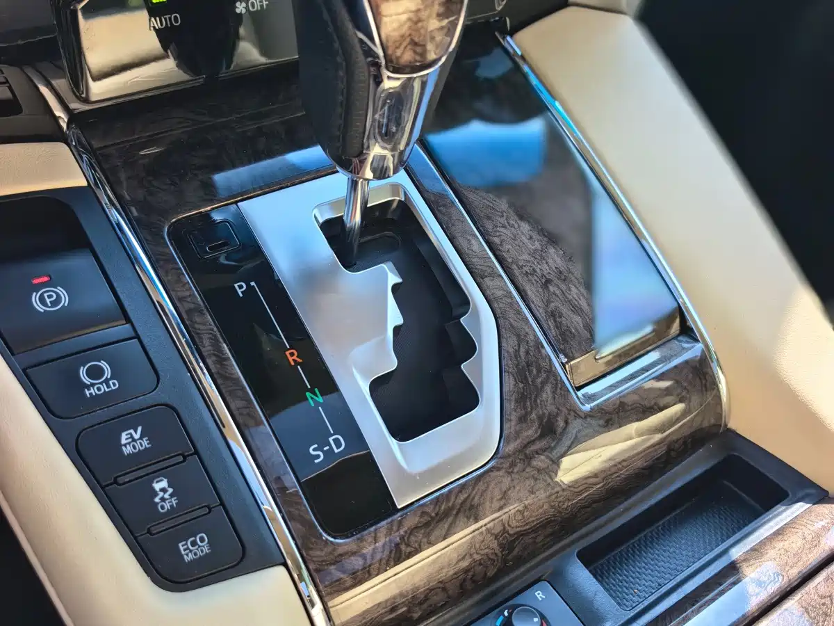 Фото 25 - Toyota Vellfire