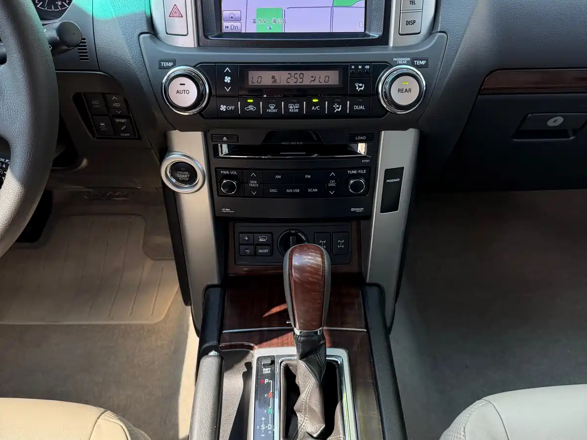 Toyota Prado 2010 4.0L Automatic VX NAVI фото 9