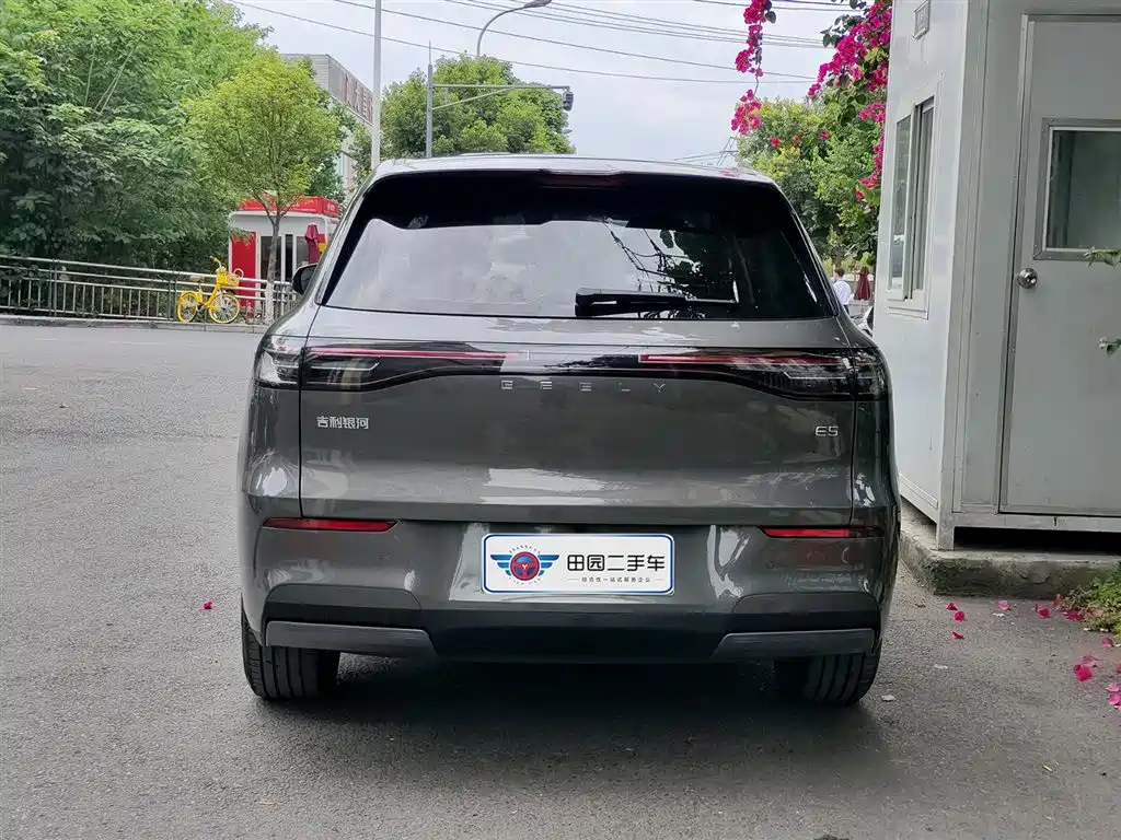 Geely Galaxy Galaxy E5 2024 530km Voyage Edition фото 5