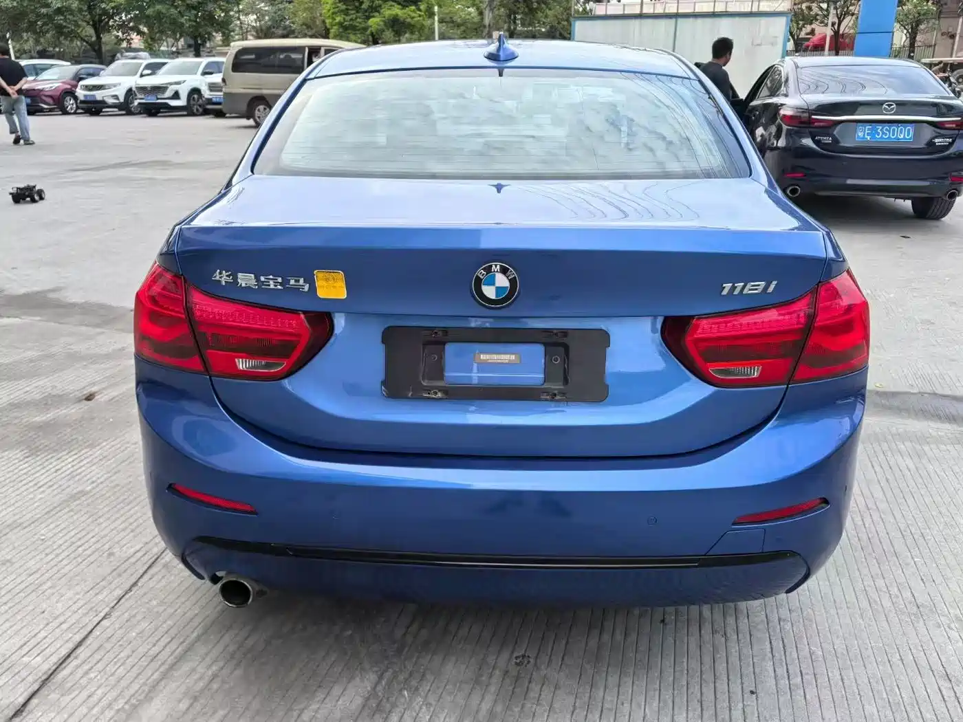BMW 1 Series 2017 118i Sport фото 4