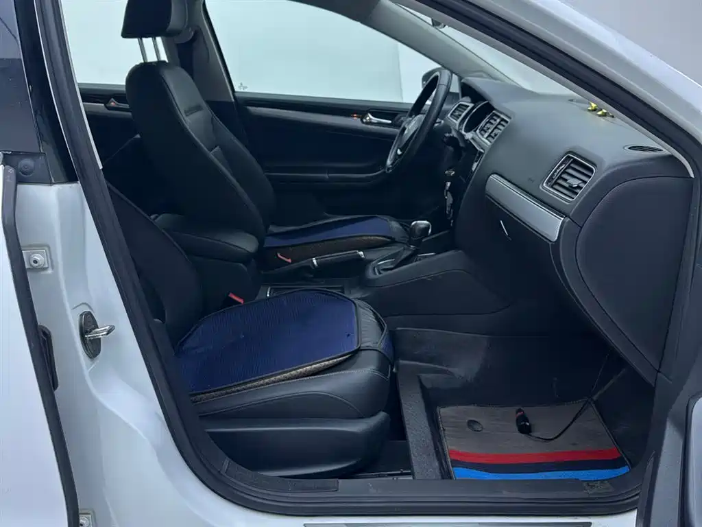 Volkswagen Sagitar 2015 230TSI Automatic Comfort фото 17