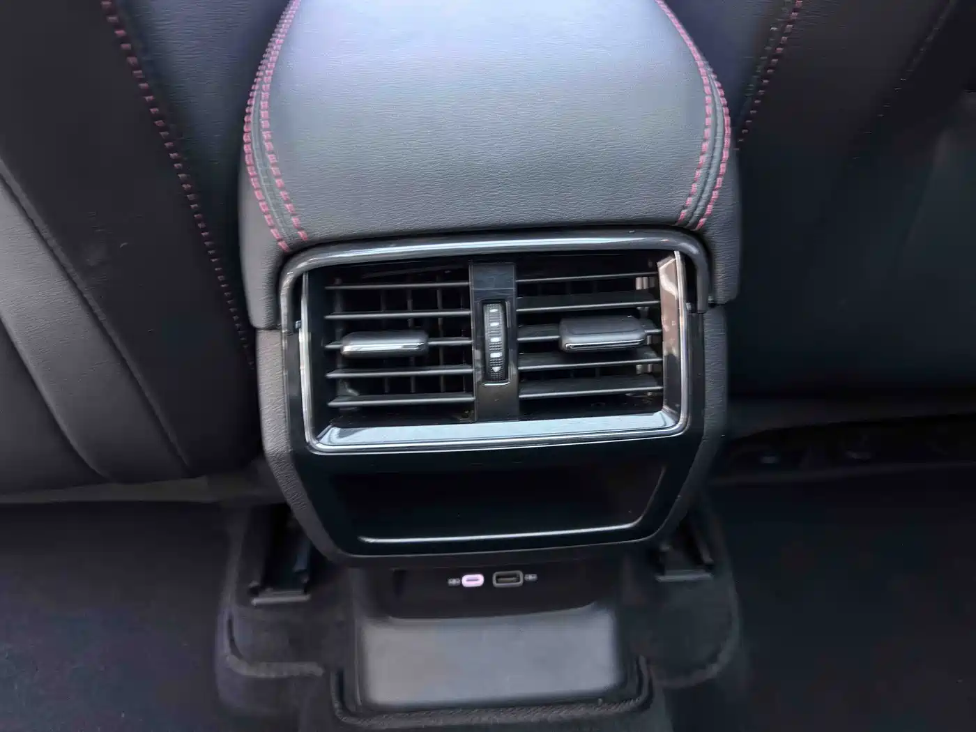 Škoda Karoq 2023 TSI280 Luxury Edition фото 21