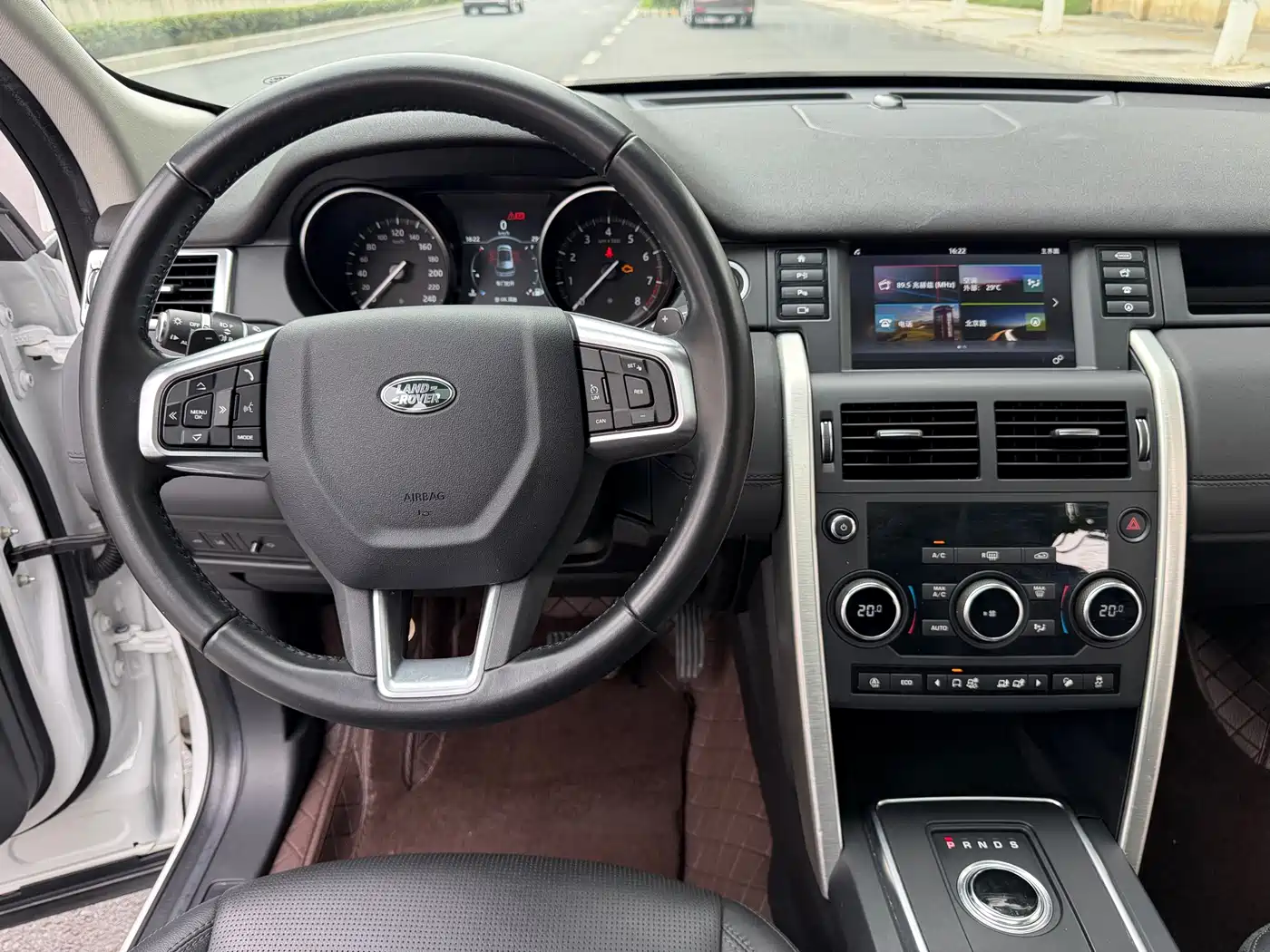 Land Rover Discovery Sport 2019 240PS SE Edition China V фото 18