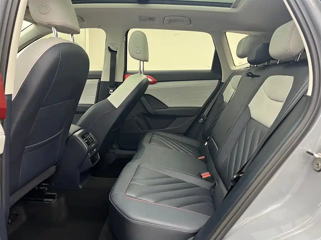 Volkswagen Tharu 2023 300TSI 2WD Moon Premium Edition фото 7