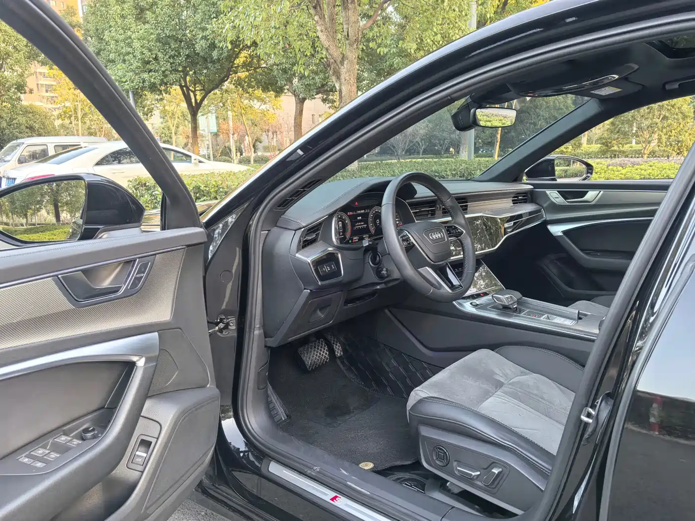Audi A6L 2023 40 TFSI Luxury Elegance фото 9