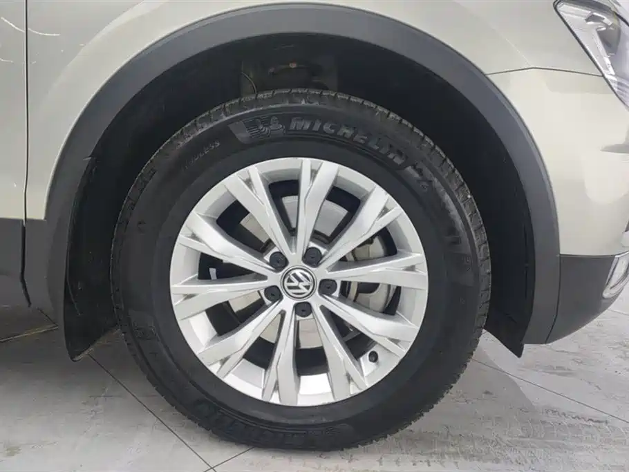 Volkswagen Tiguan L 2017 330TSI Automatic 2WD Trend Edition фото 6