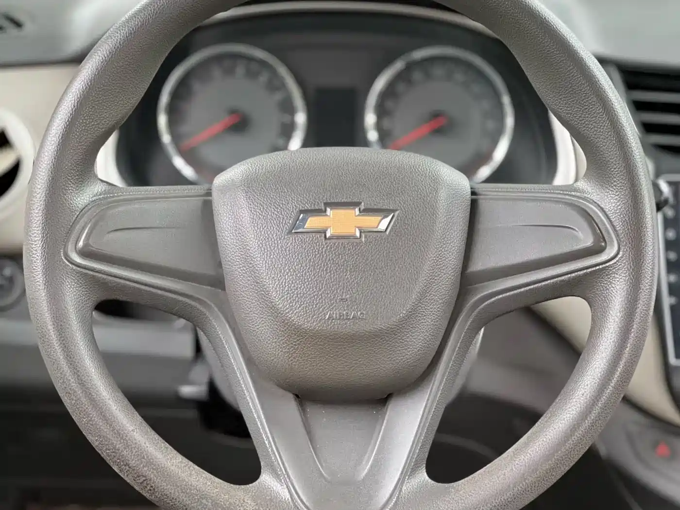 Chevrolet Sail 2015 Sail 3 1.5L Manual Ideal Sunroof Edition фото 2