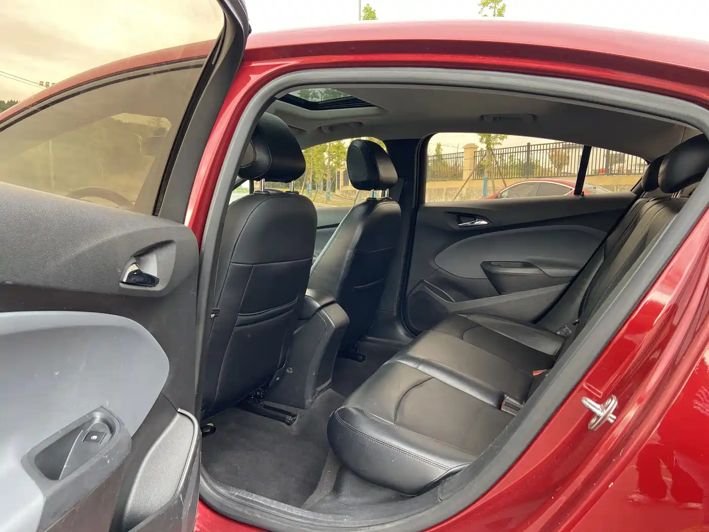 Chevrolet Cruze 2018 320 Automatic Pioneer Sunroof Edition фото 8