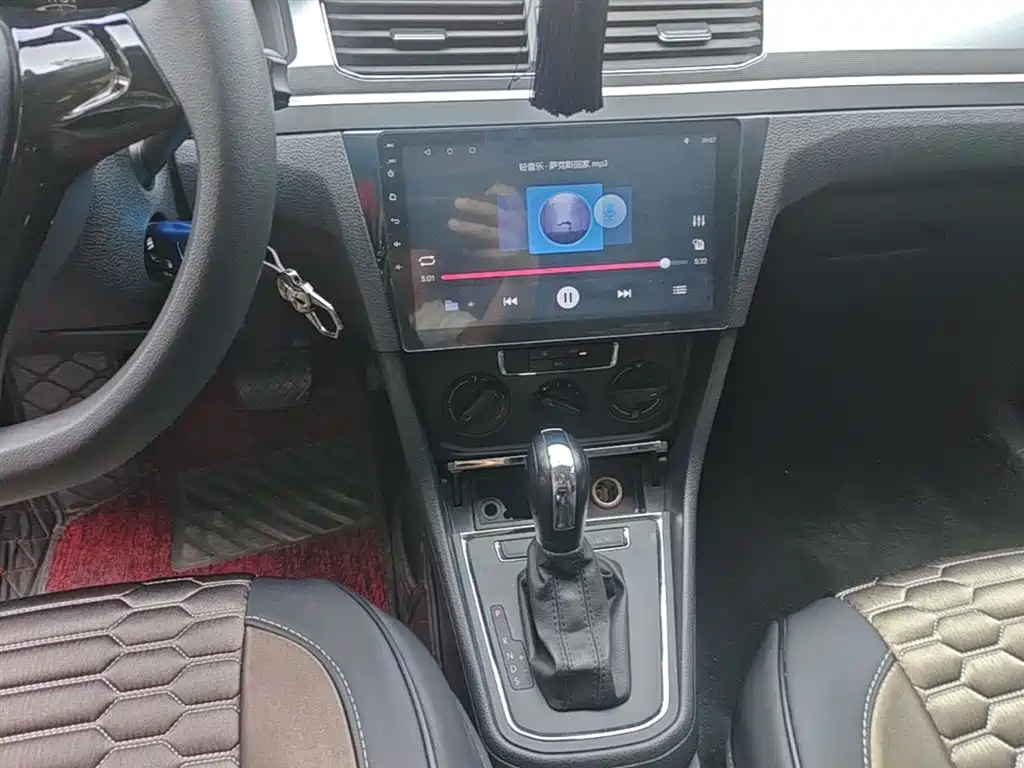 Volkswagen Bora 2018 1.5L Automatic Fashion фото 13