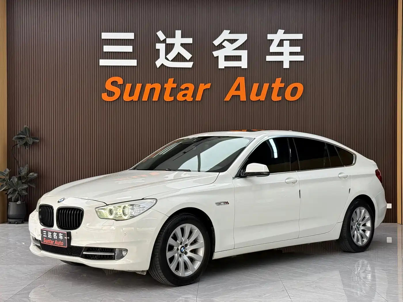 BMW 5 Series GT 2013 535i Elegance