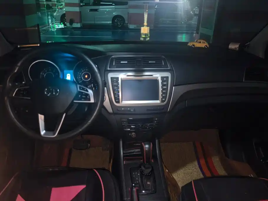BAIC Senova X65 2017 2015 2.0T Automatic Elite