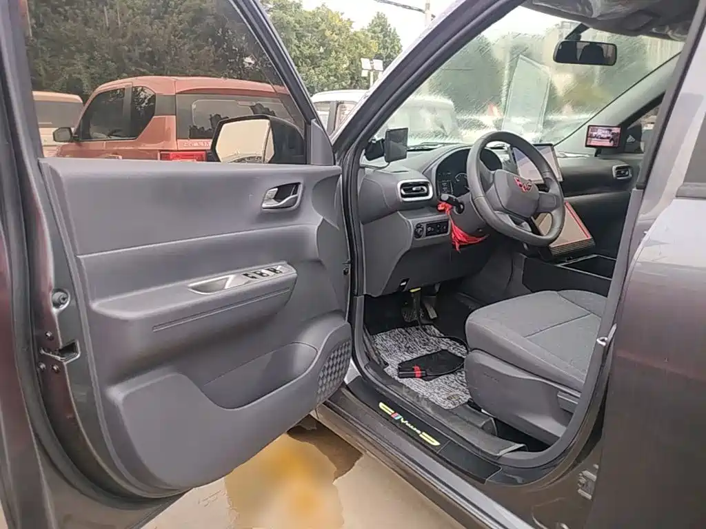 Фото 16 - Wuling Motors Wuling Hongguang New Energy