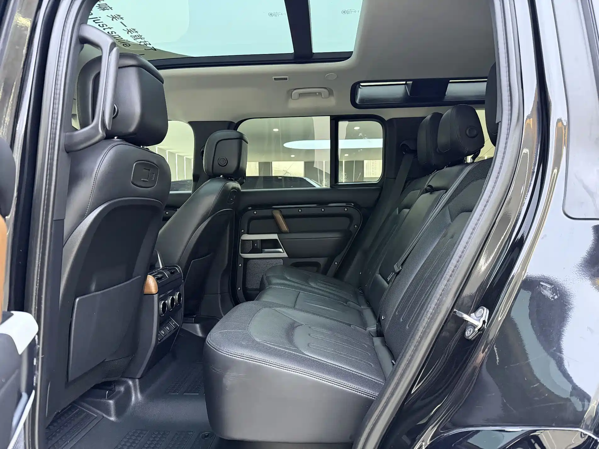 Фото 6 - Land Rover Defender