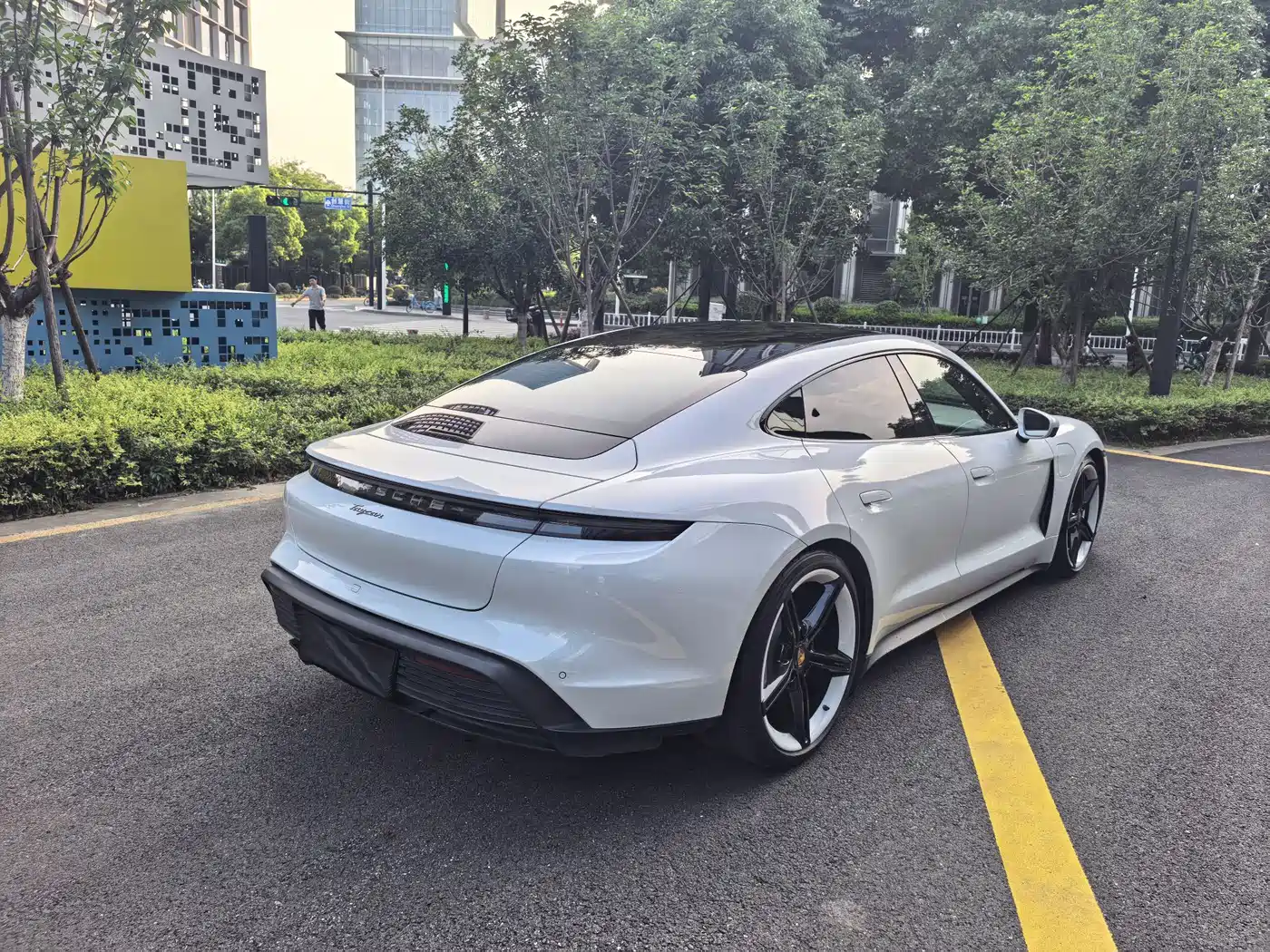 Porsche Taycan 2022 Taycan фото 17