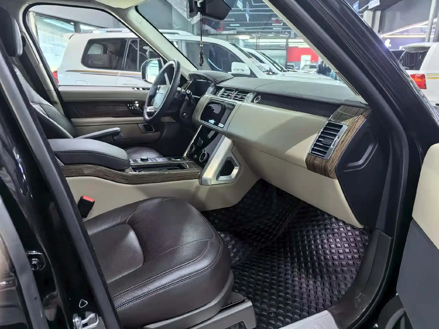 Land Rover Range Rover 2019 3.0 SCV6 Heritage Edition фото 7