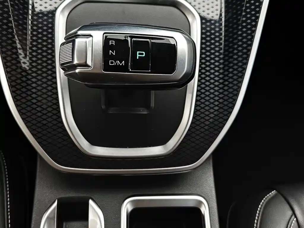 Haval M6 2021 PLUS 1.5T DCT Luxury Smart Connect фото 13