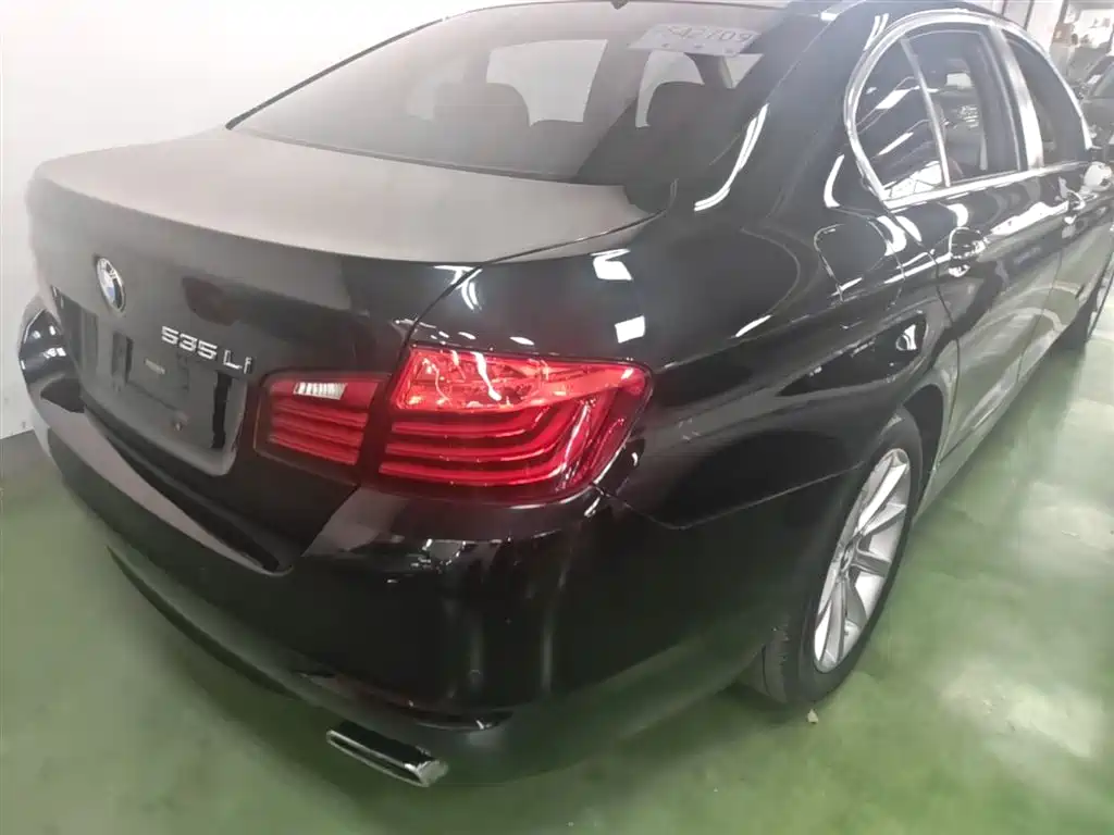 BMW 5 Series 2014 535Li Leadership фото 8