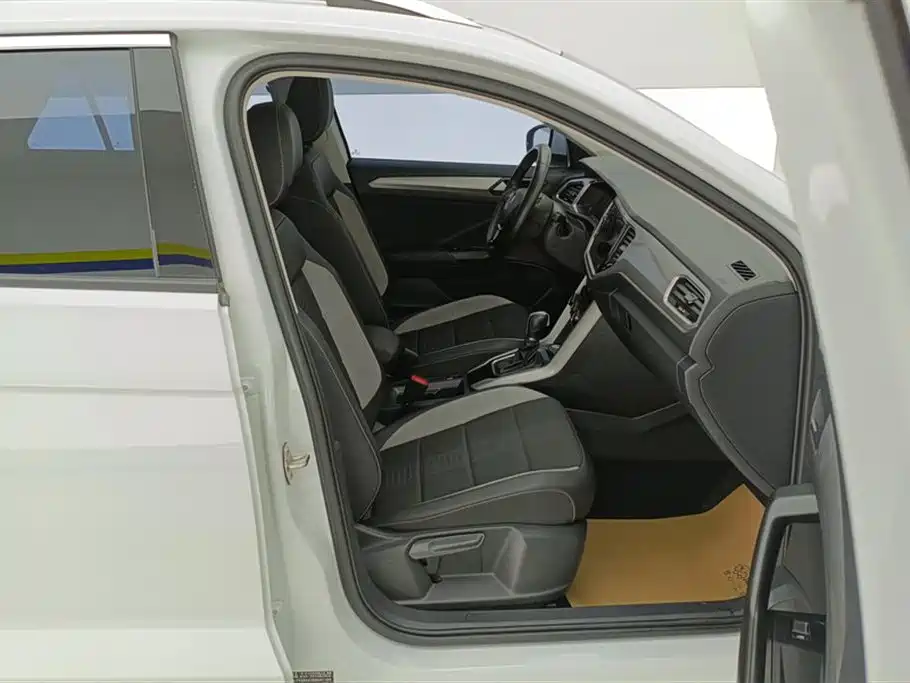 VOLKSWAGEN T ROC EXPLORING SONGS