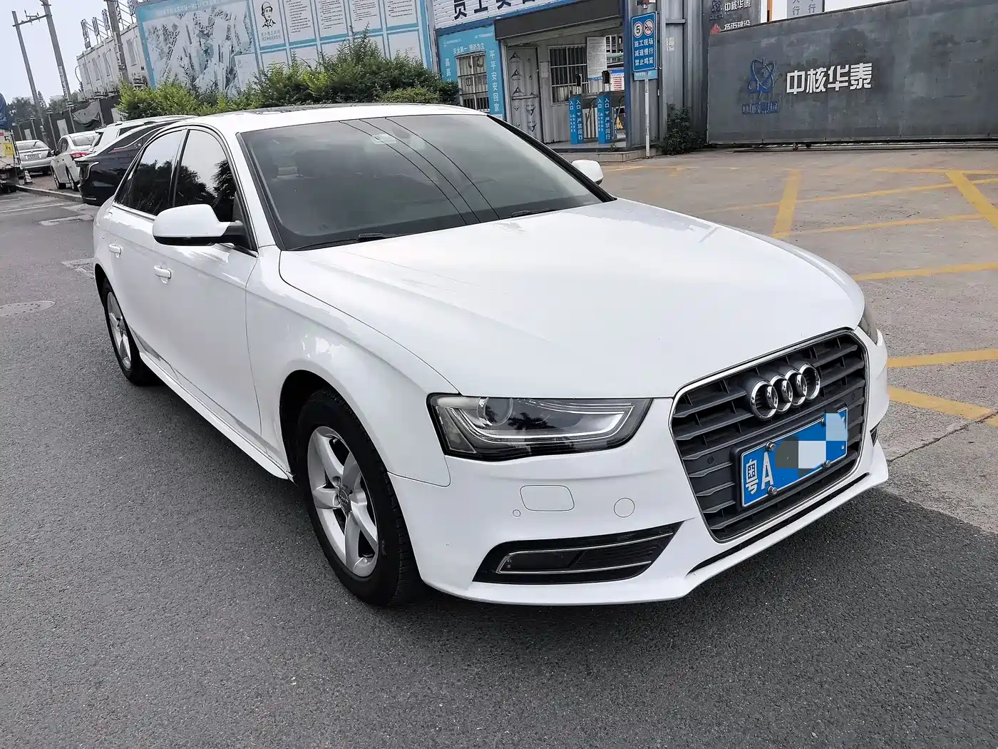 Audi A4L 2013 35 TFSI Automatic Standard фото 3
