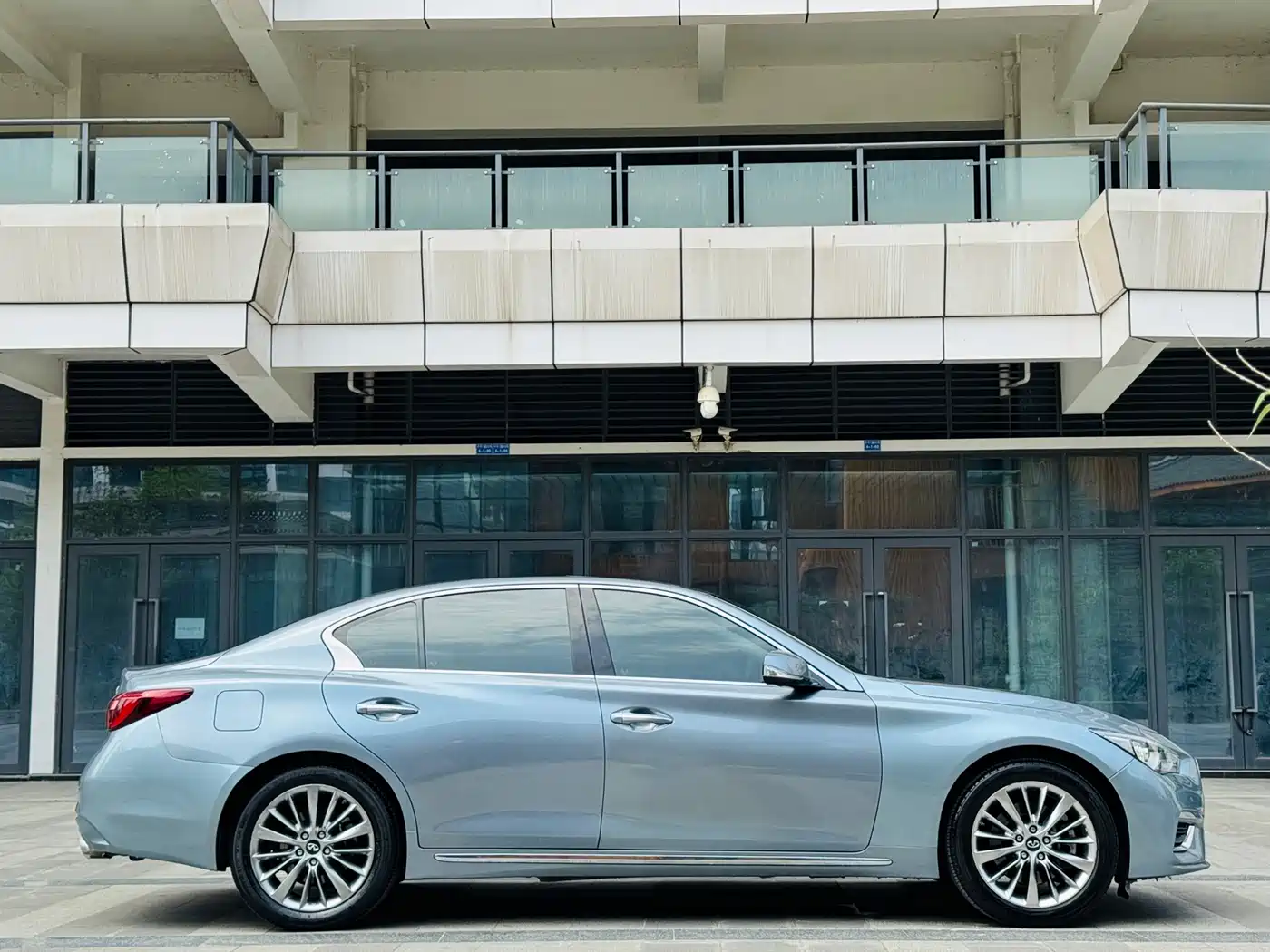 Infiniti Q50L 2018 2.0T Premium Edition China V фото 5