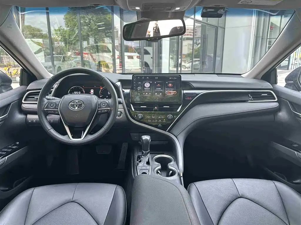 Toyota Camry 2021 2.5G Luxury Edition фото 15