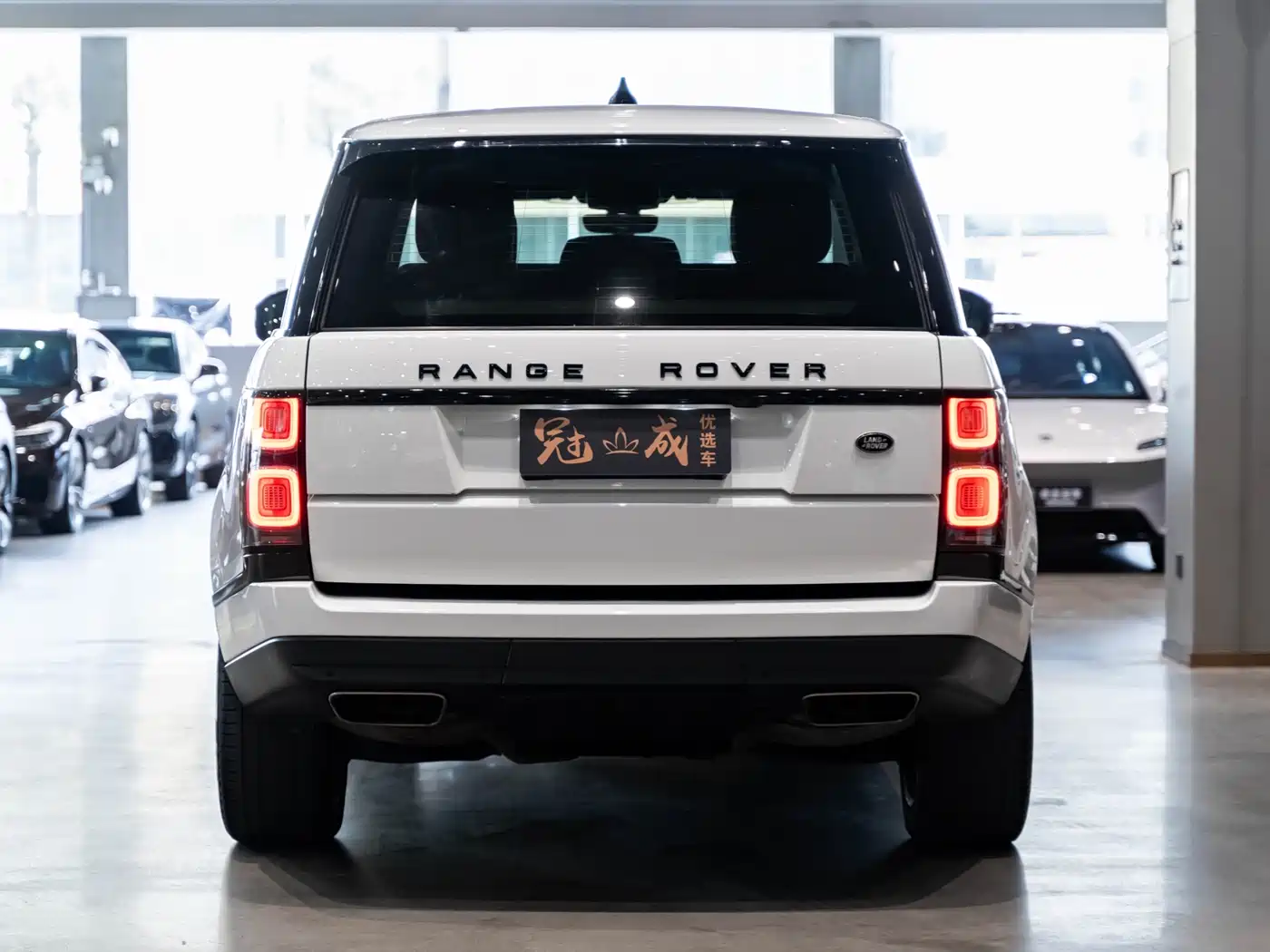 Land Rover Range Rover 2018 3.0 SC V6 Golden Age Edition фото 6