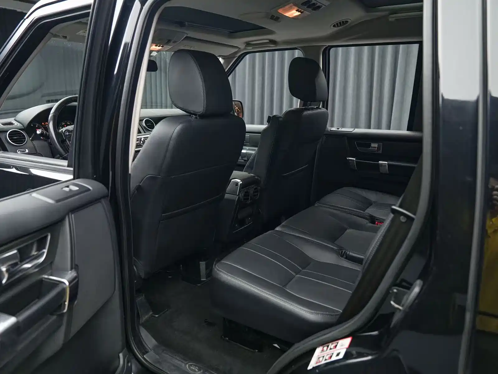 صورة 9 - Land Rover Discovery