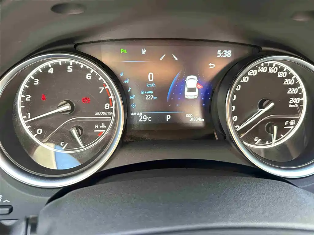 Toyota Camry 2021 2.0G Luxury Edition фото 20