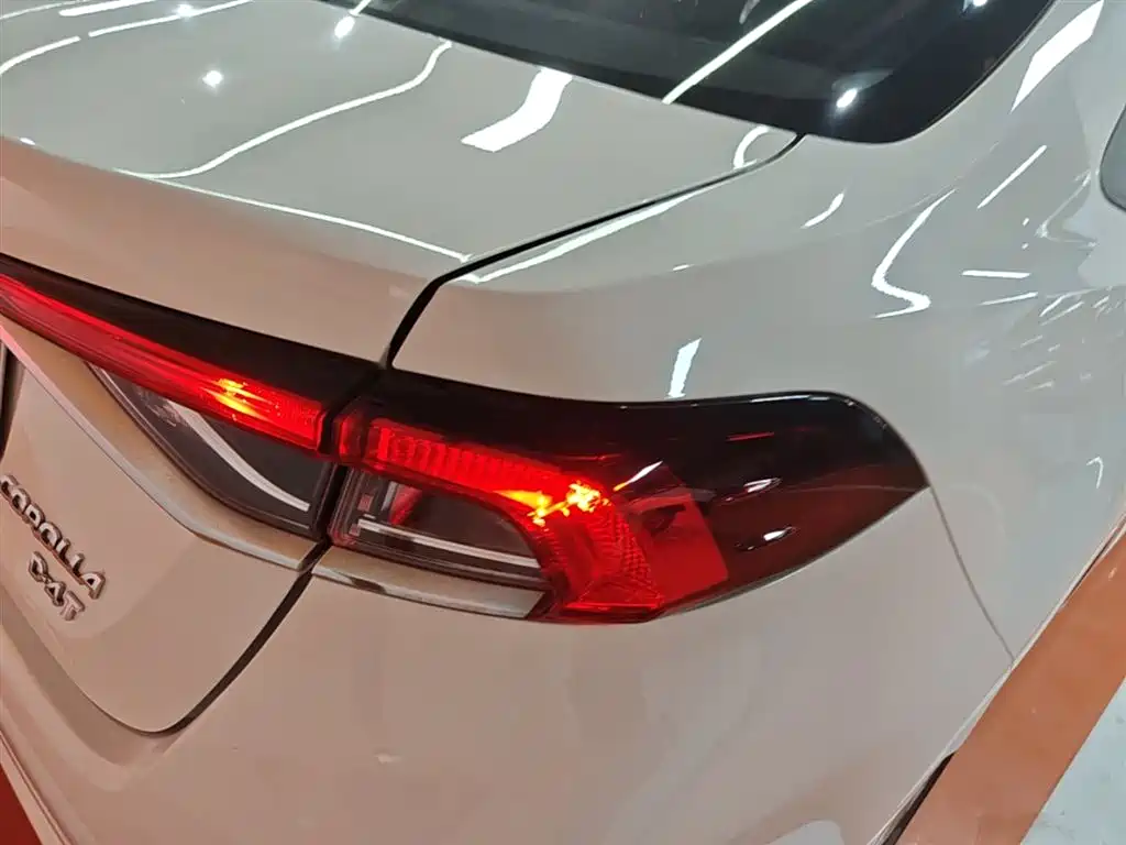 Toyota Corolla 2021 1.2T S-CVT Elite Edition фото 8