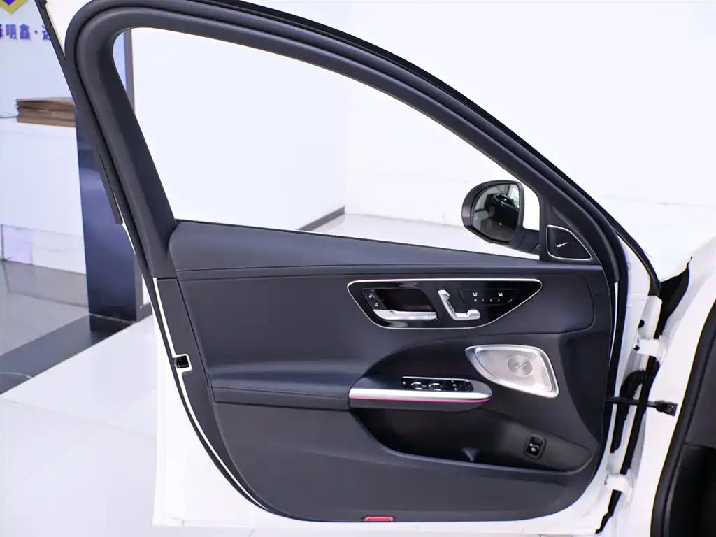 Mercedes-Benz C-Class 2026 C 260 L Sport фото 18
