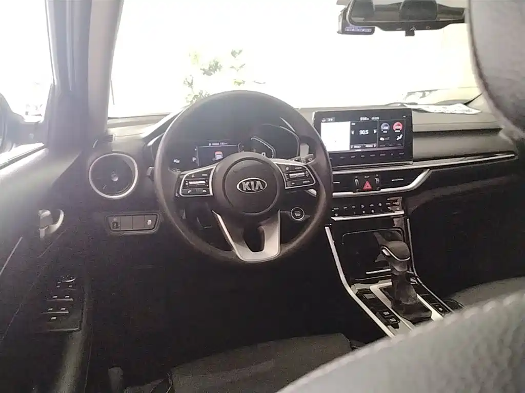 Kia K3 2019 1.5L CVT Smart Connect Edition фото 10
