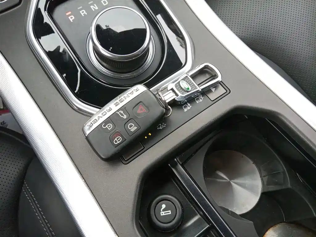 Land Rover Range Rover Evoque (Import) 2017 2.0T Convertible фото 11