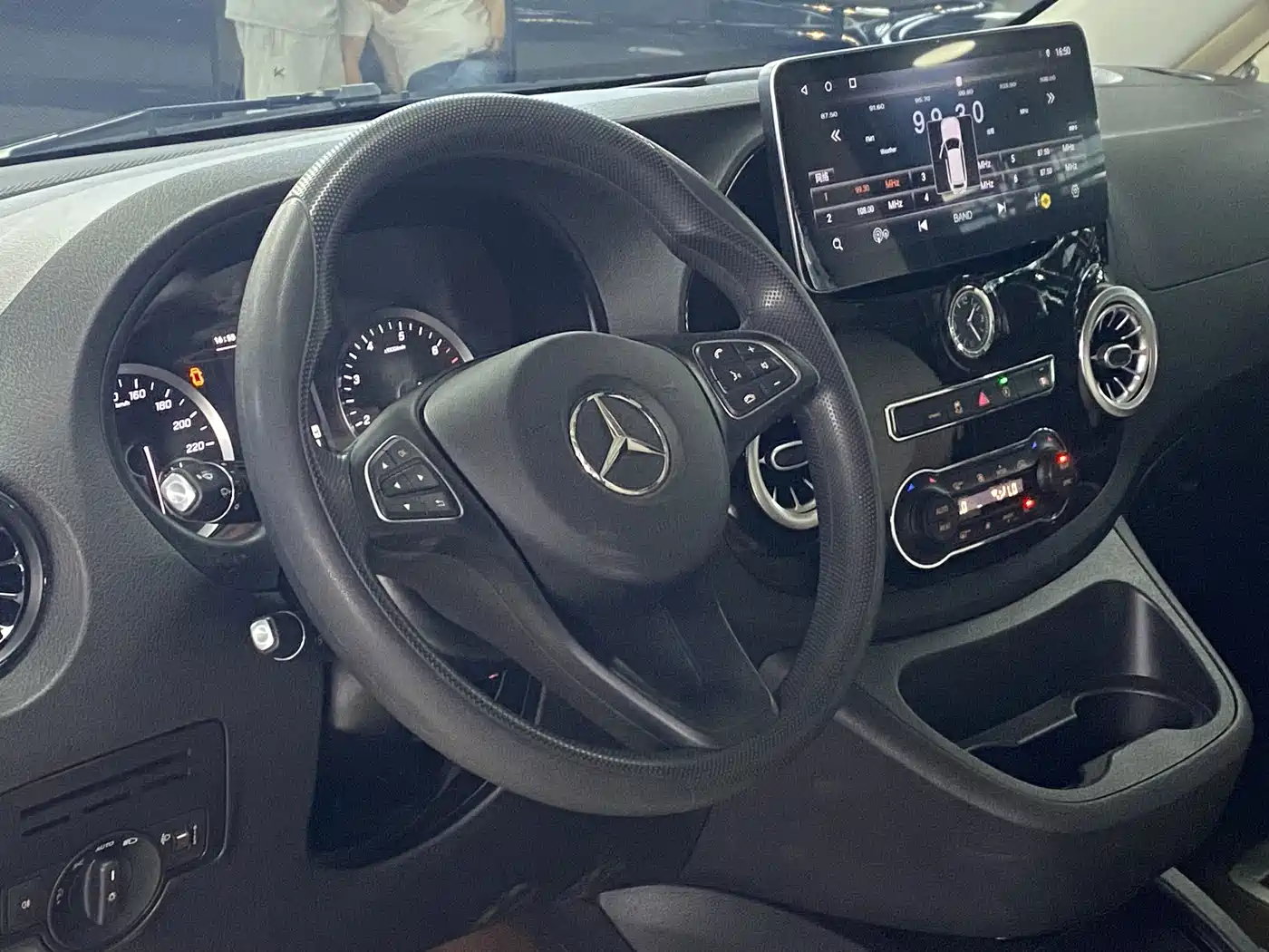 Photo 3 - Mercedes-Benz Vito