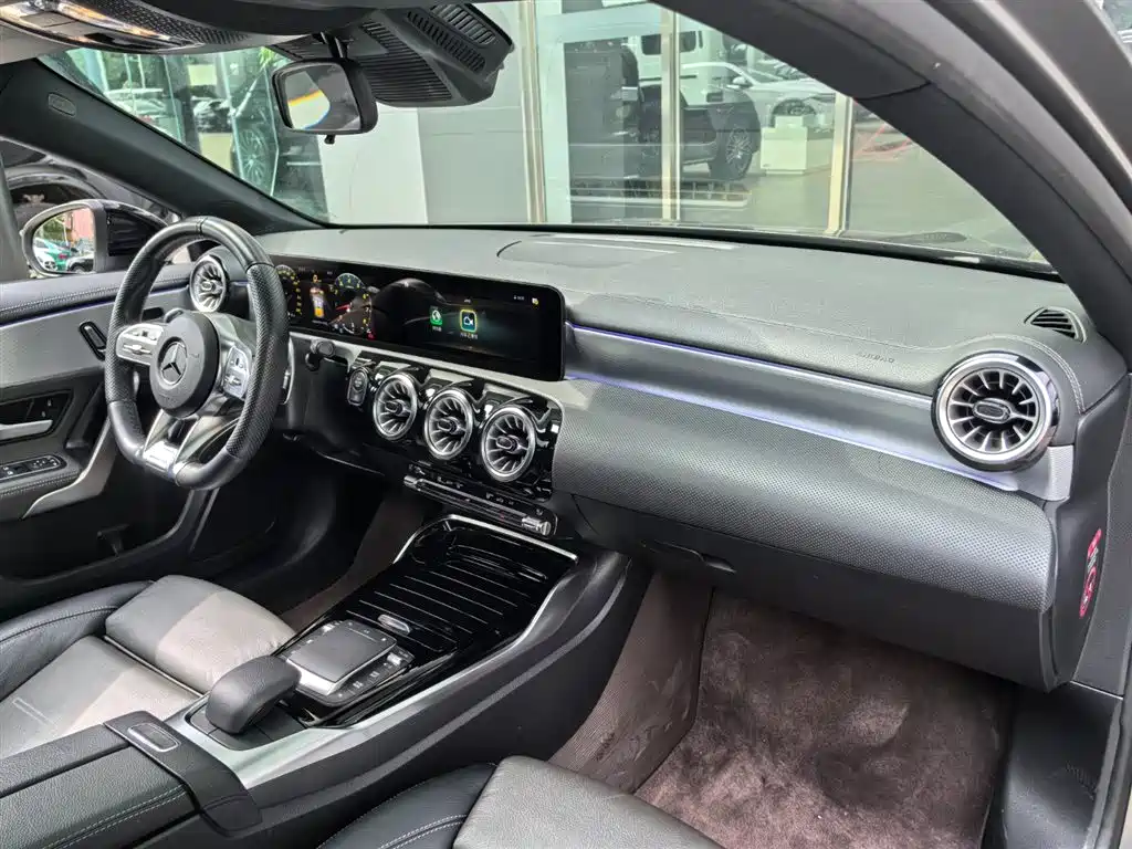 Mercedes-Benz A-Class AMG 2023 Model Year AMG A 35 L 4MATIC фото 6