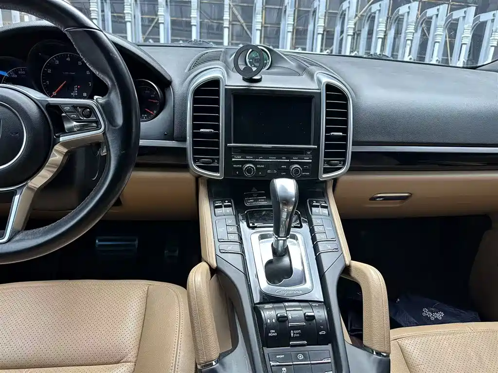Porsche Cayenne 2016 Cayenne Platinum Edition 3.0T фото 6