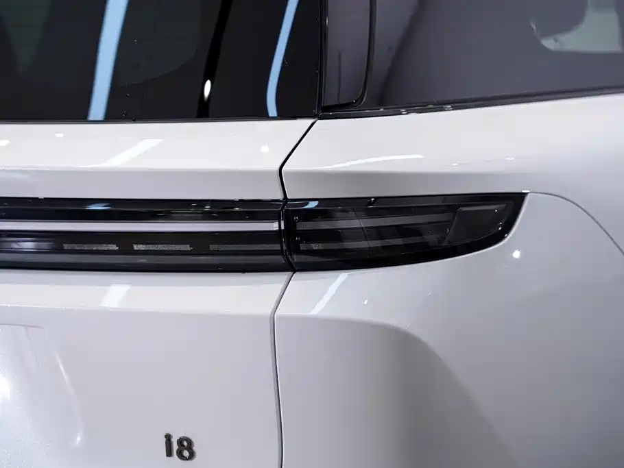 Li Auto Li i8 2025 2025 Standard Edition